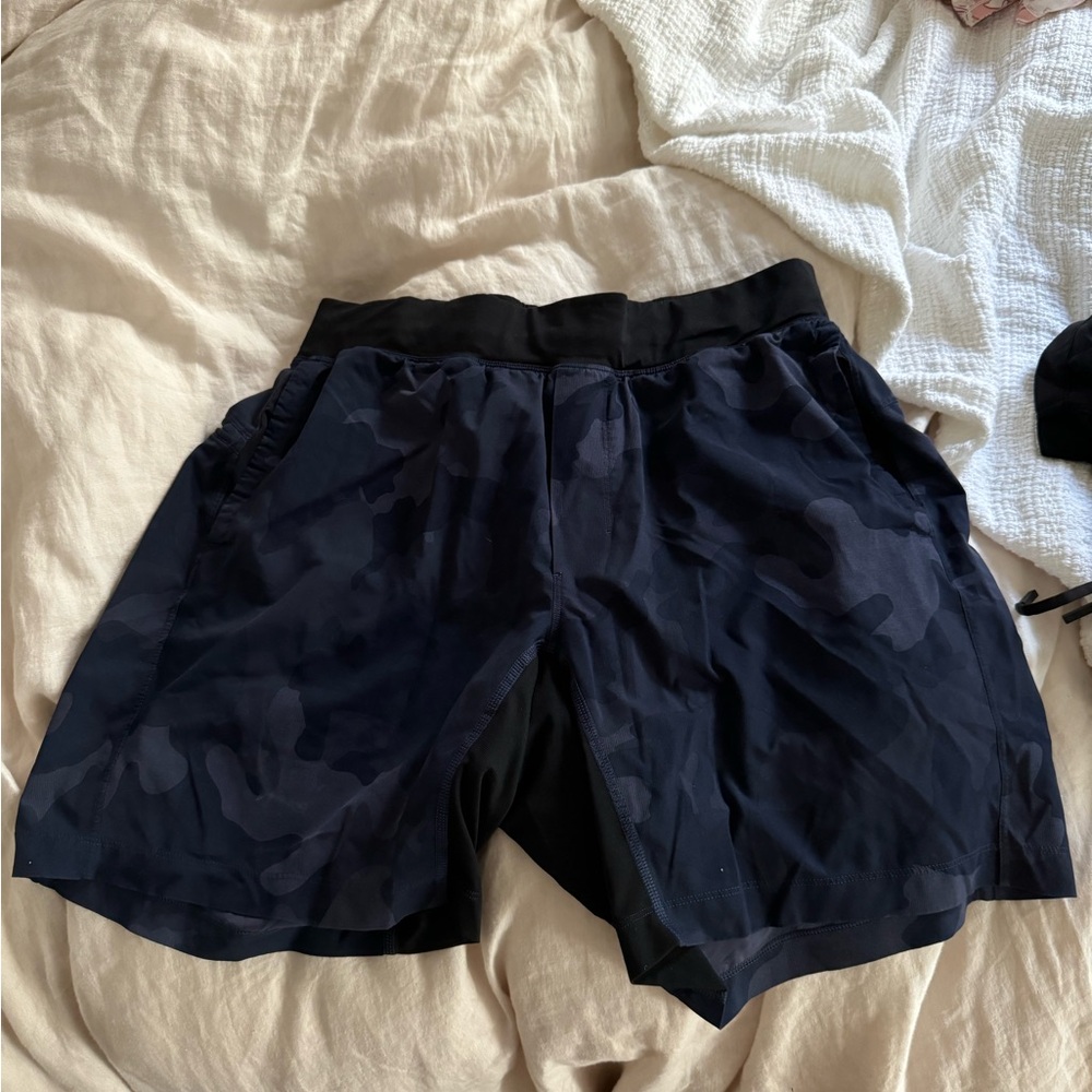 Lululemon Men’s Workout Shorts Size L